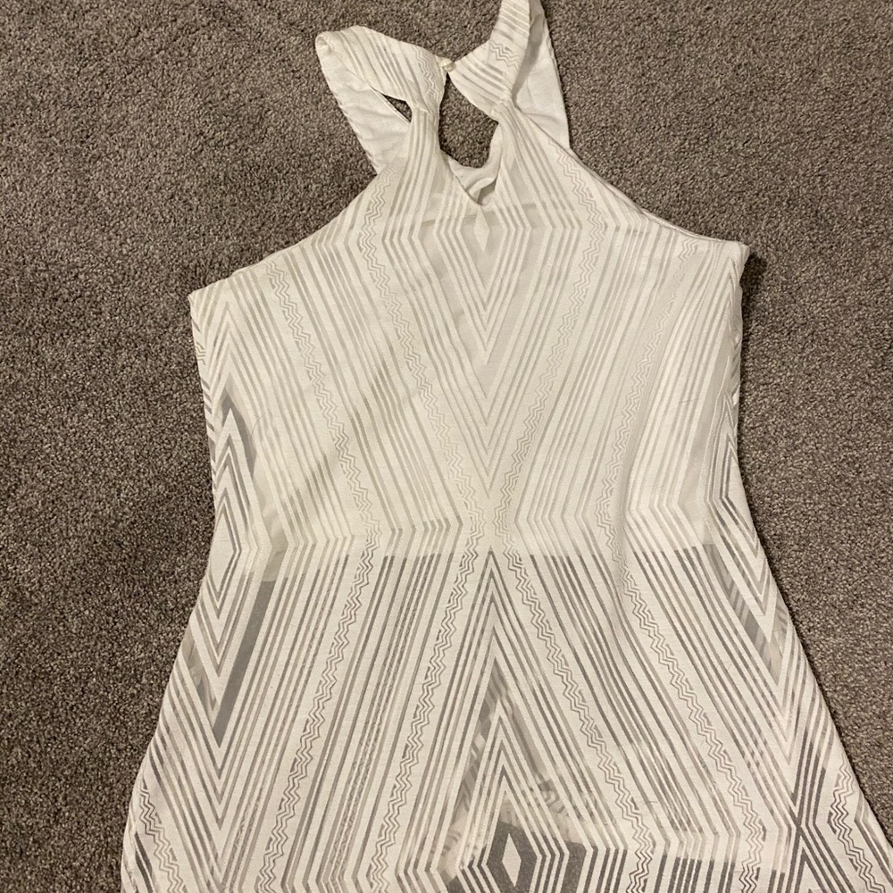 White tank - Picture 2 of 2
